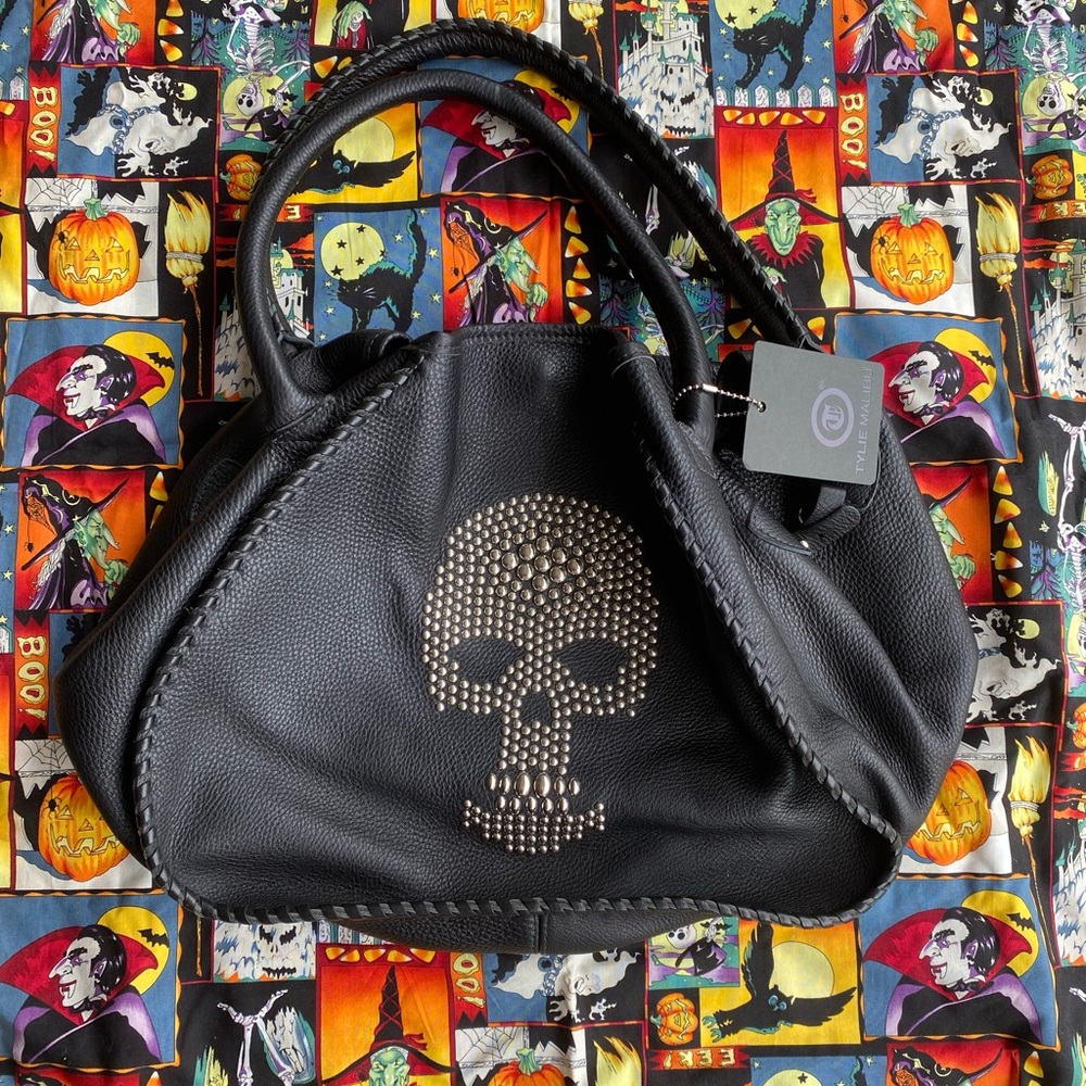 Tylie Malibu Benatar Skull Tote Black